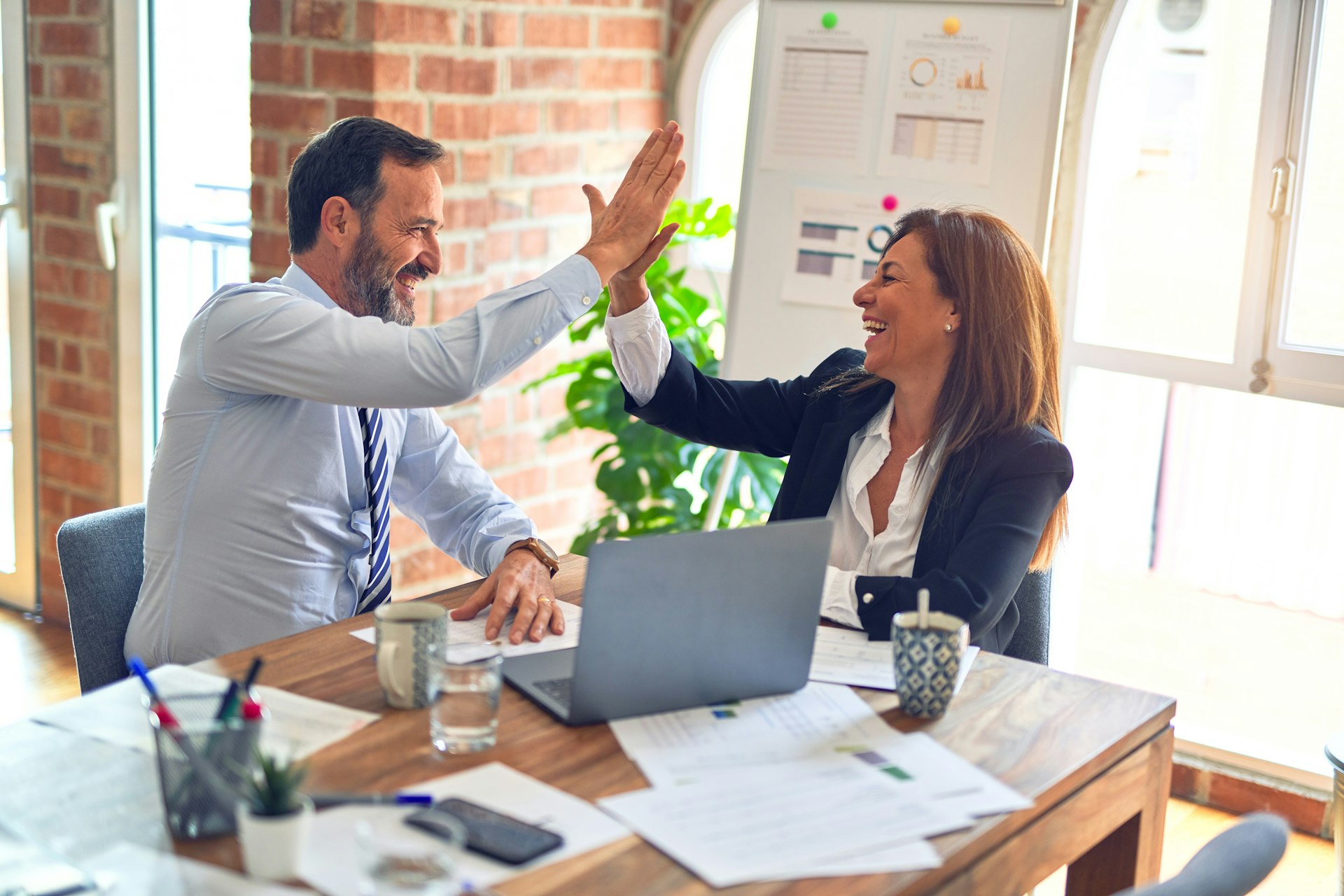 Sové One advisors in conversation with a client